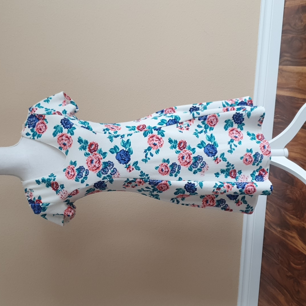 Short sleeve floral mini dress
